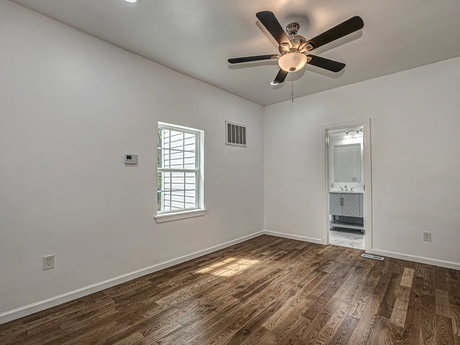 4 bed, 1496 sqft, $2,200 — Photo 2