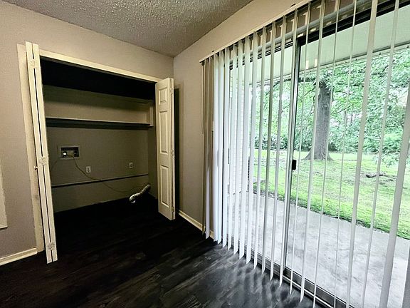 5th image of 15 Powhattan Dr APT C
