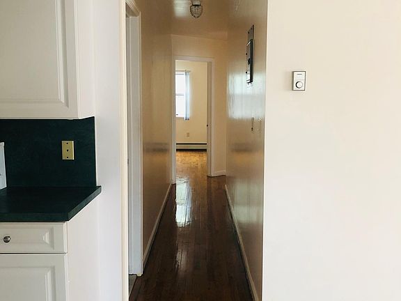 4th image of 634 Logan Ave #2