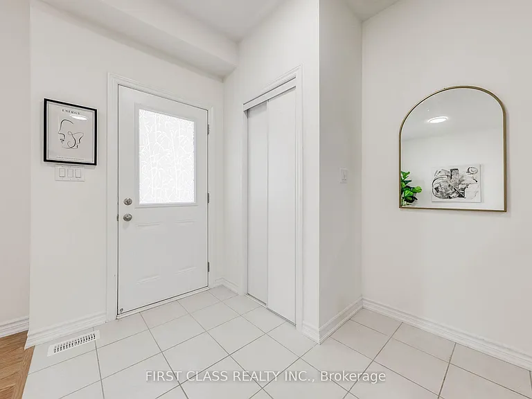 22 Massachusetts Ln — Photo 3