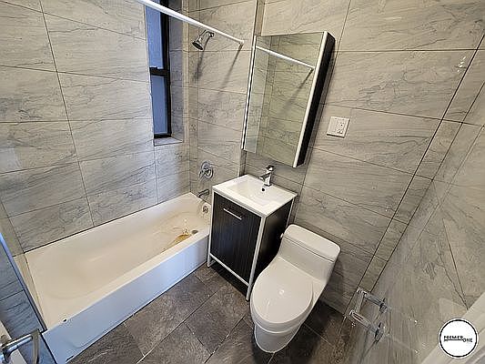 4th image of 643 W 184th St #1A
