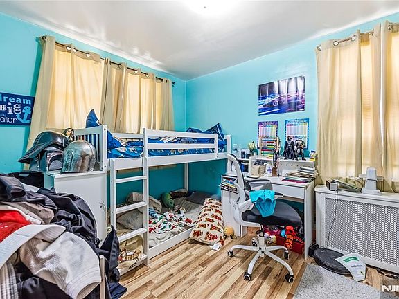 3rd image of 193 Dukes St