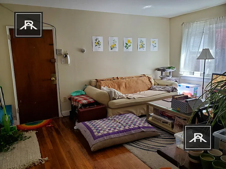 63 Chiswick Rd #4A — Photo 3