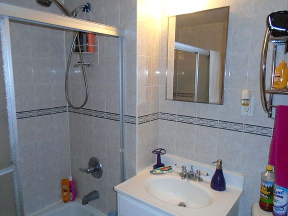 4th image of 7548 113th St APT 1A