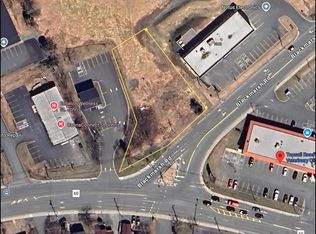 868 Topsail Rd, Mount Pearl, NL A1N3J9