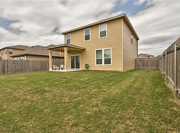 2nd image of 707 Estes Park