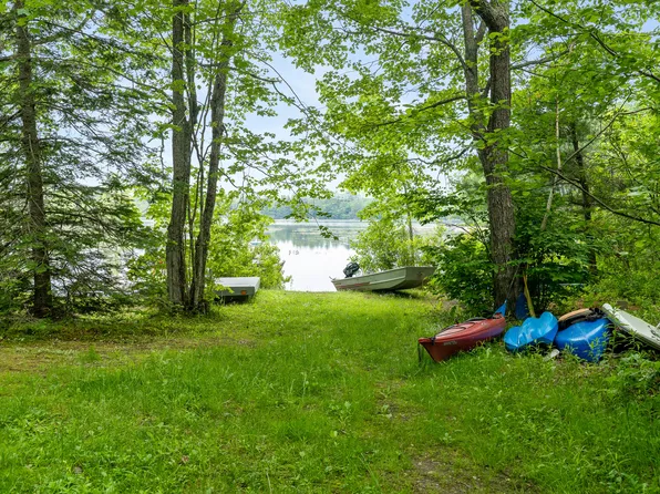 21 Lily Lane, Nobleboro, ME 04555