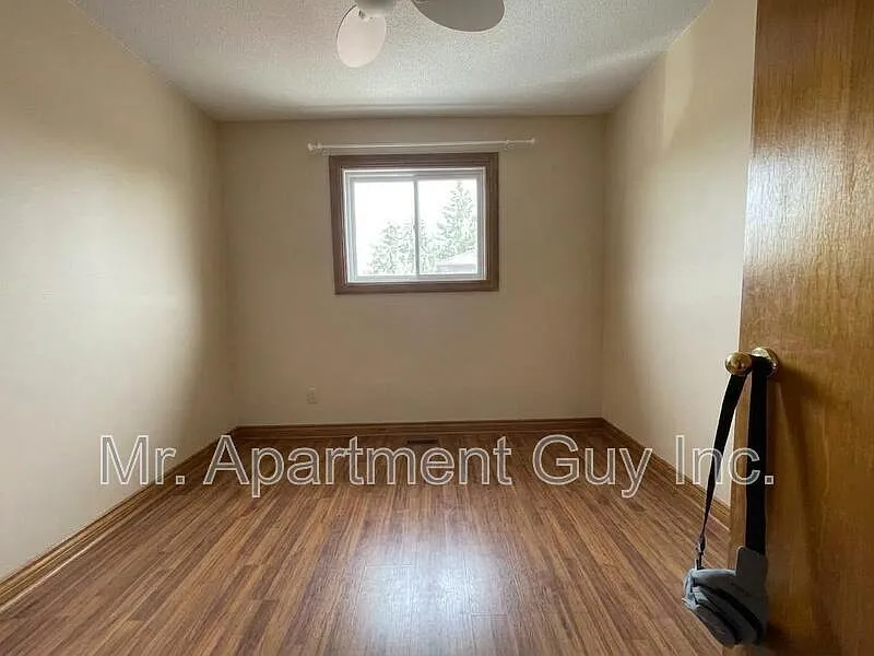3 bed, 1.0 bath, $2,595 — Photo 4