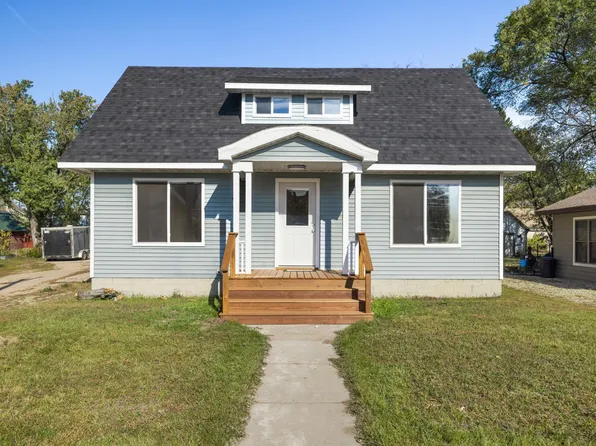 219 Main St NE, Menahga, MN 56464