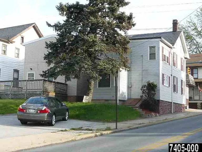 201 E Main St — Photo 11