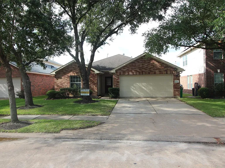 16531 Sperry Gardens Dr — Photo 1