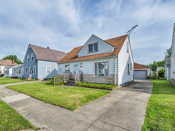 4th image of 12710 Carrington Ave