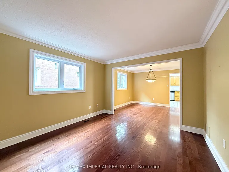 5735 Tayside Cres — Photo 19