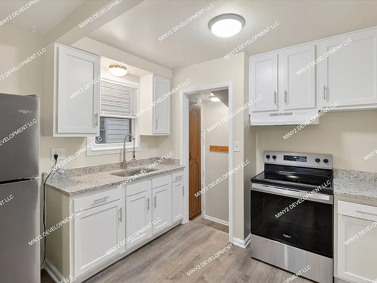 14655 Jacob Ave — Photo 2