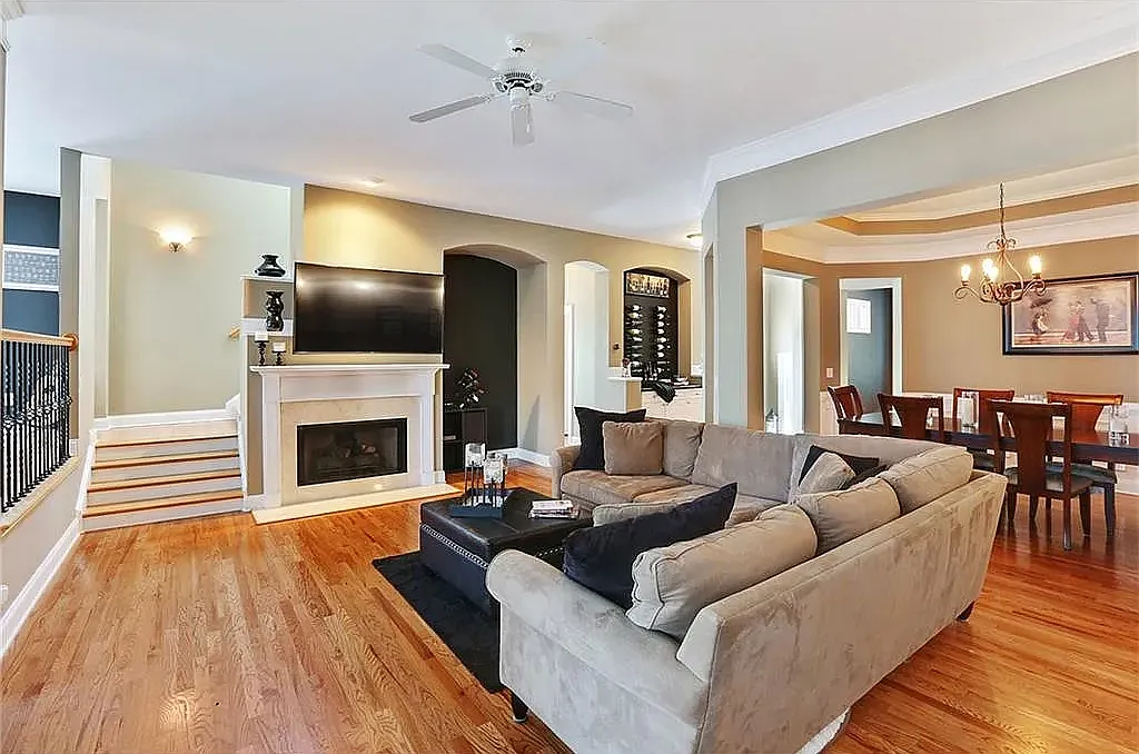 3 bed, 3508 sqft, $3,289 — Photo 3