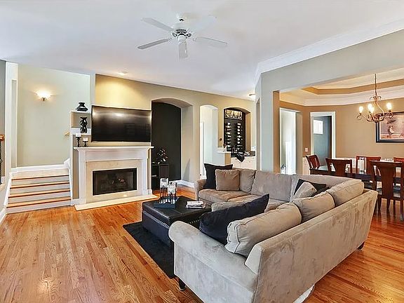 3rd image of 3002 Riverstone Trl