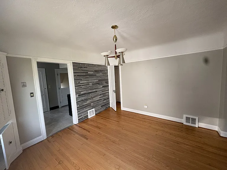 2507 Brookview Blvd — Photo 4