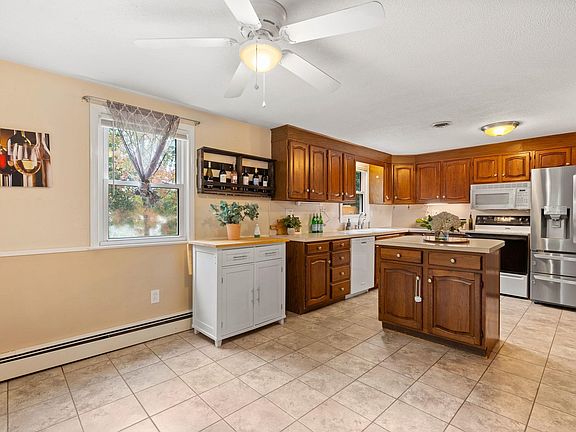 4th image of 8 Virginia Drive