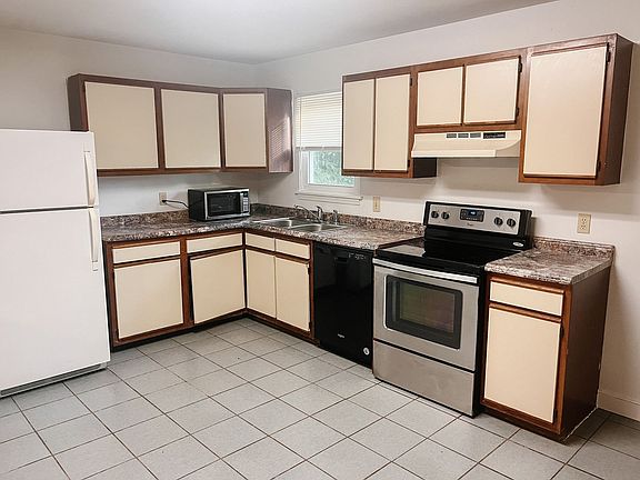 2nd image of 246 Pheasant Run Ct NW