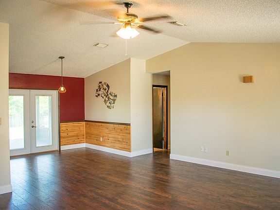 4th image of 5460 Sandra Dr