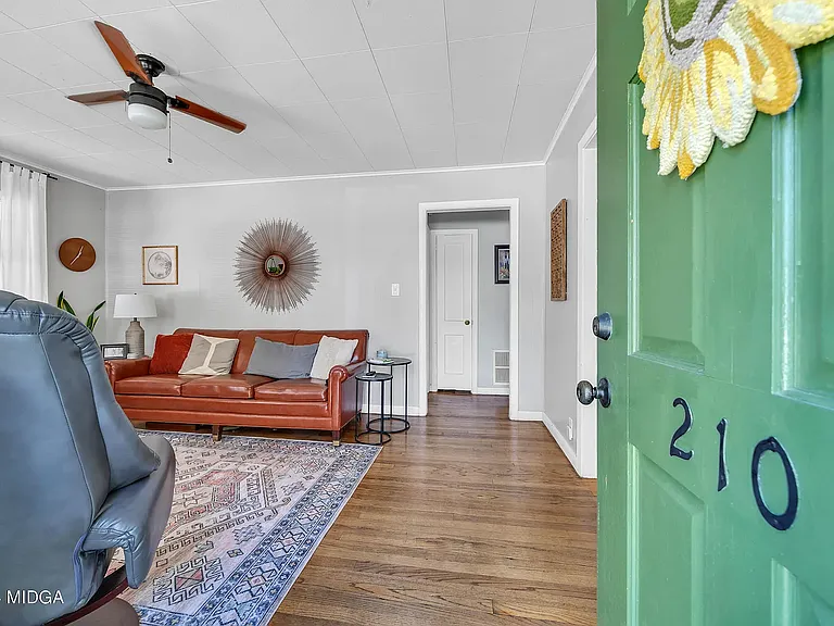 210 Oak Haven Ave — Photo 5