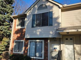 27653 Harrison Woods Ln, Harrison Township, MI 48045