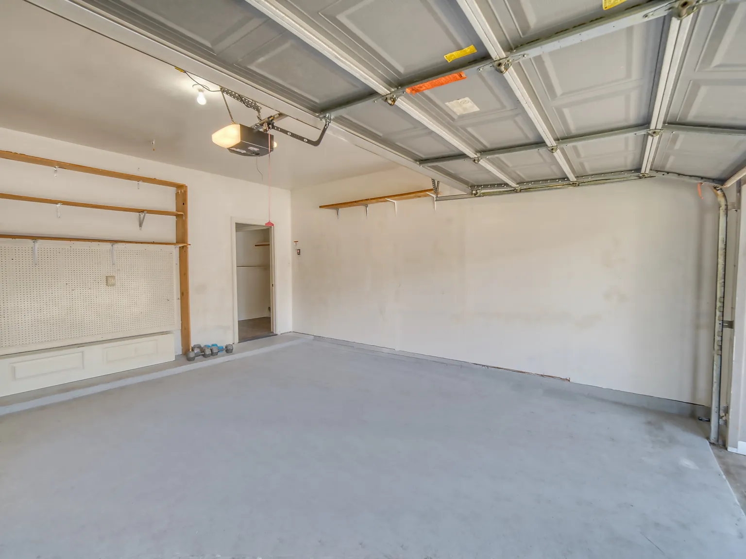 4 bed, 2292 sqft, $2,200 — Photo 4