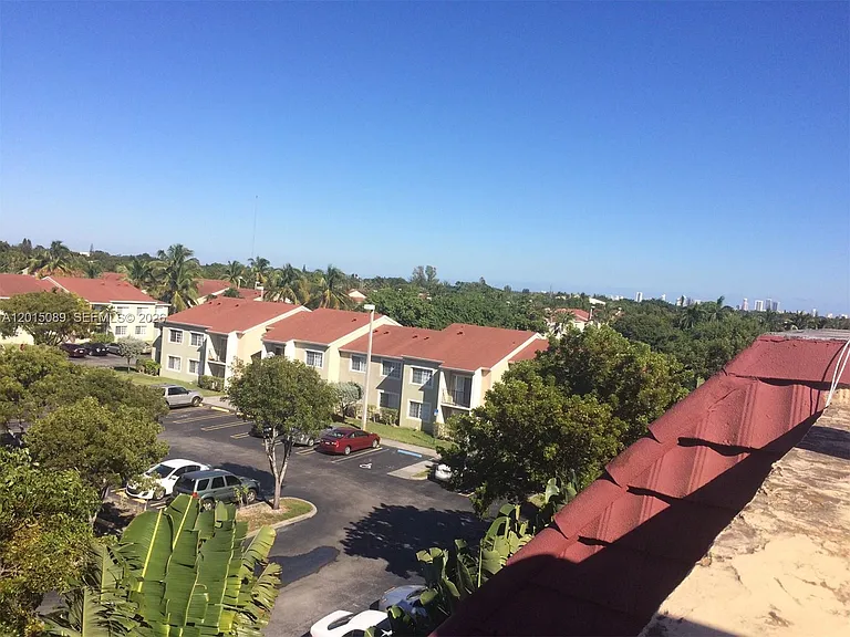 5100 SW 41st St #Penthouse 6 — Photo 4