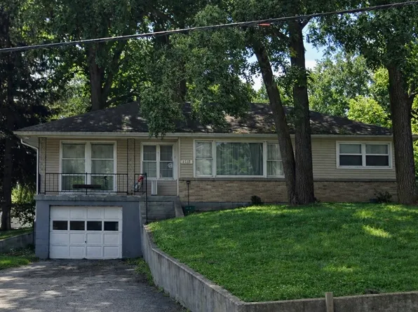 4113 W Crystal Lake Rd, McHenry, IL 60050