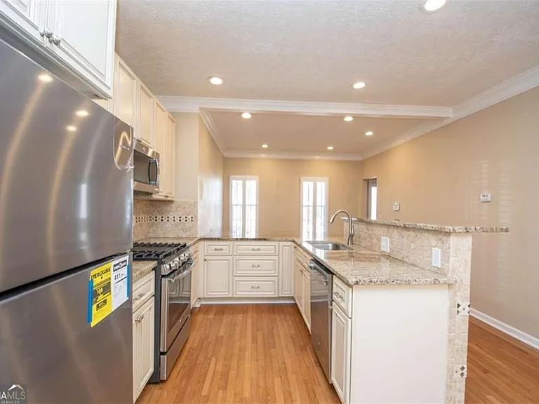 116 Sagamore Ln — Photo 5
