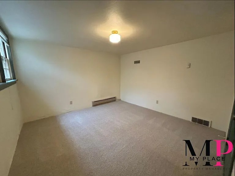 110 N Avenue B Ave — Photo 5