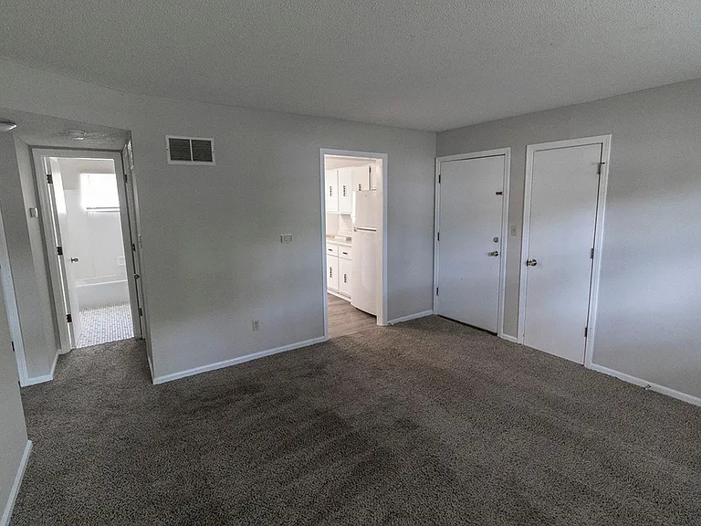 2916 Leeway Dr #C — Photo 7