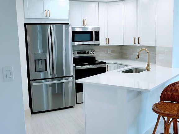 2nd image of 7547 S Oriole Boulevard #101