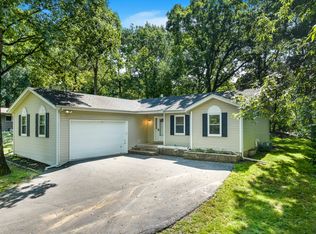 501 Mesita Rd, Fontana, WI 53125