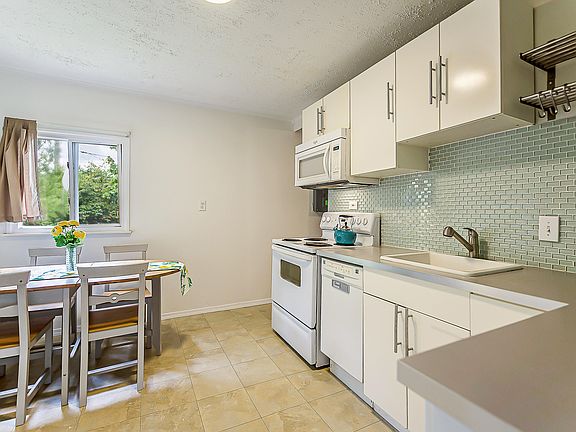 4th image of 1932 Brock Ct