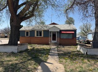825 S Polk St, Hugoton, KS 67951