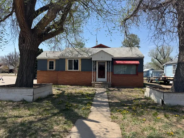 825 S Polk St, Hugoton, KS 67951