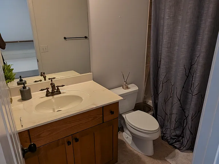 Second bedroom ensuite
