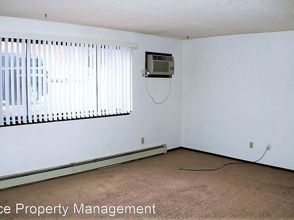 4th image of 415 Woodside Dr