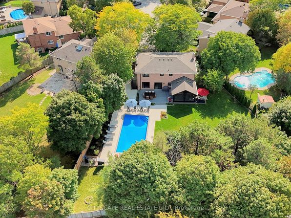 2585 Kenna Ct, Mississauga, ON L5K 2K4