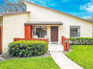 8020 SE Villa Cir, Hobe Sound, FL 33455