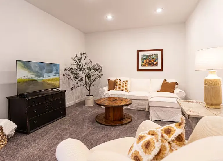4577 N Wozniak Rd #1 — Photo 3