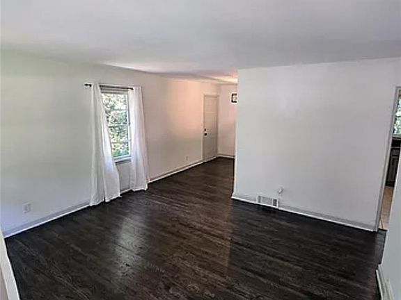 4th image of 2863 Catalina Dr