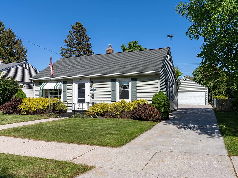 1325 N 9th St, Manitowoc, WI 54220 Zillow