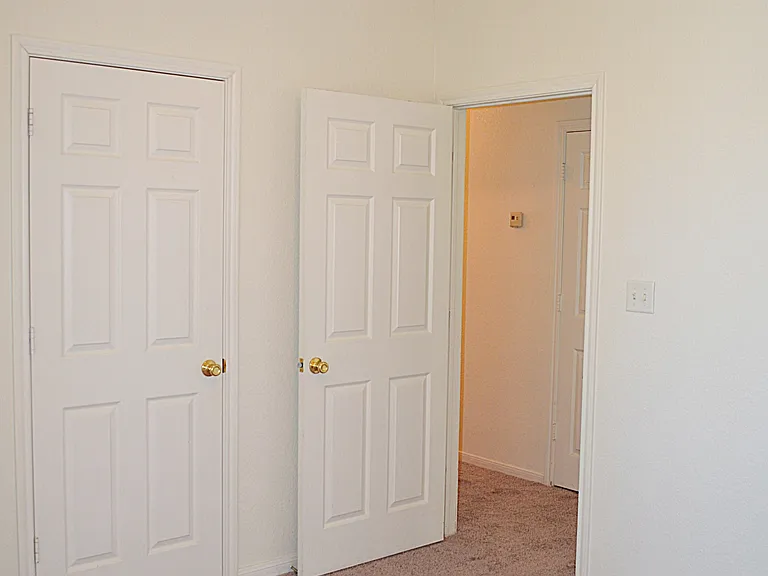5802 Venetian Ct — Photo 29
