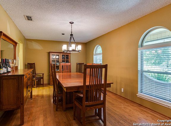 4th image of 228 Suncliff Dr