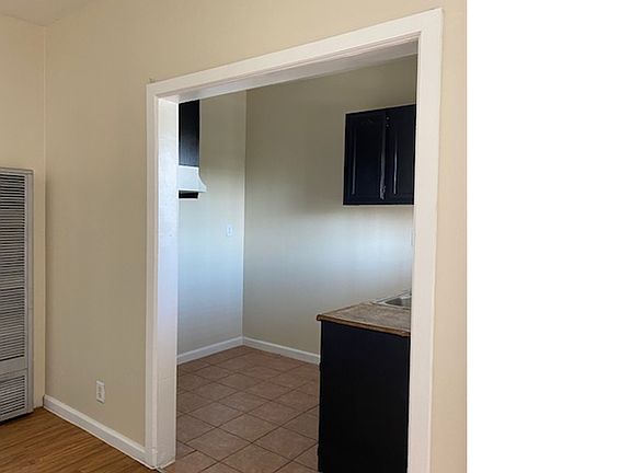 5th image of 1368 E 41st St