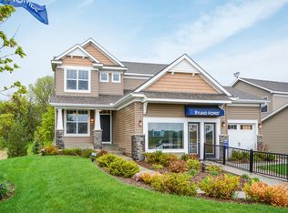 1390 Interlaken Pkwy N, Waconia, MN 55387