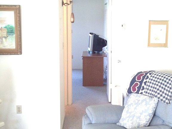 4th image of 9 Vista Palm Ln