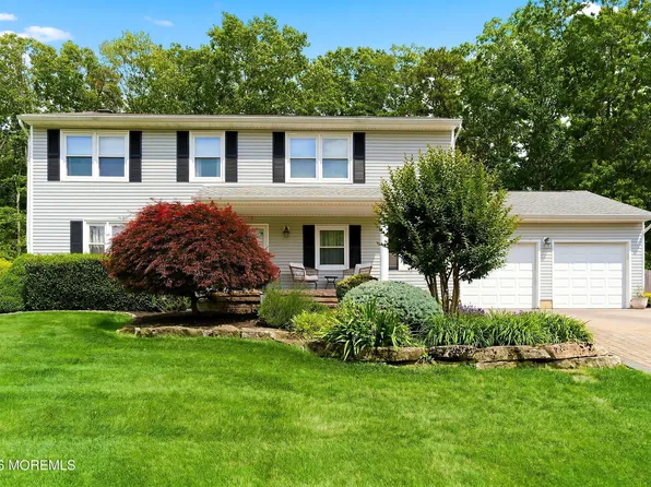 16 Redwood Drive, Toms River, NJ 08753